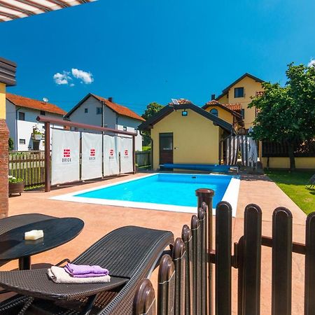 Brick Apartment Баина Баща Екстериор снимка