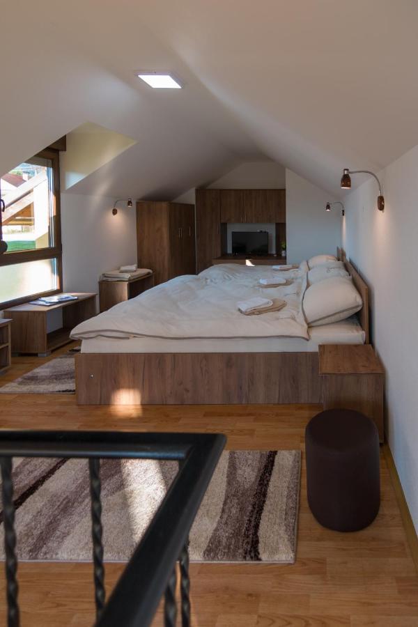 Brick Apartment Баина Баща Екстериор снимка