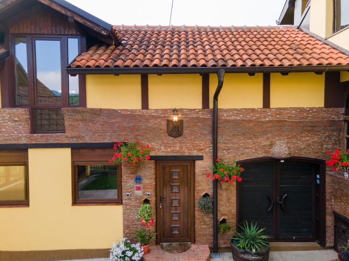 Brick Apartment Баина Баща Екстериор снимка