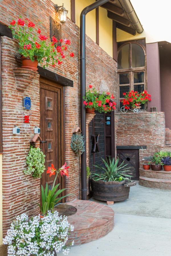 Brick Apartment Баина Баща Екстериор снимка