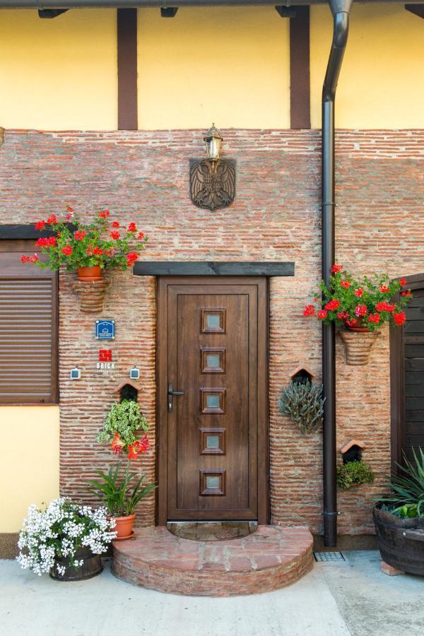Brick Apartment Баина Баща Екстериор снимка