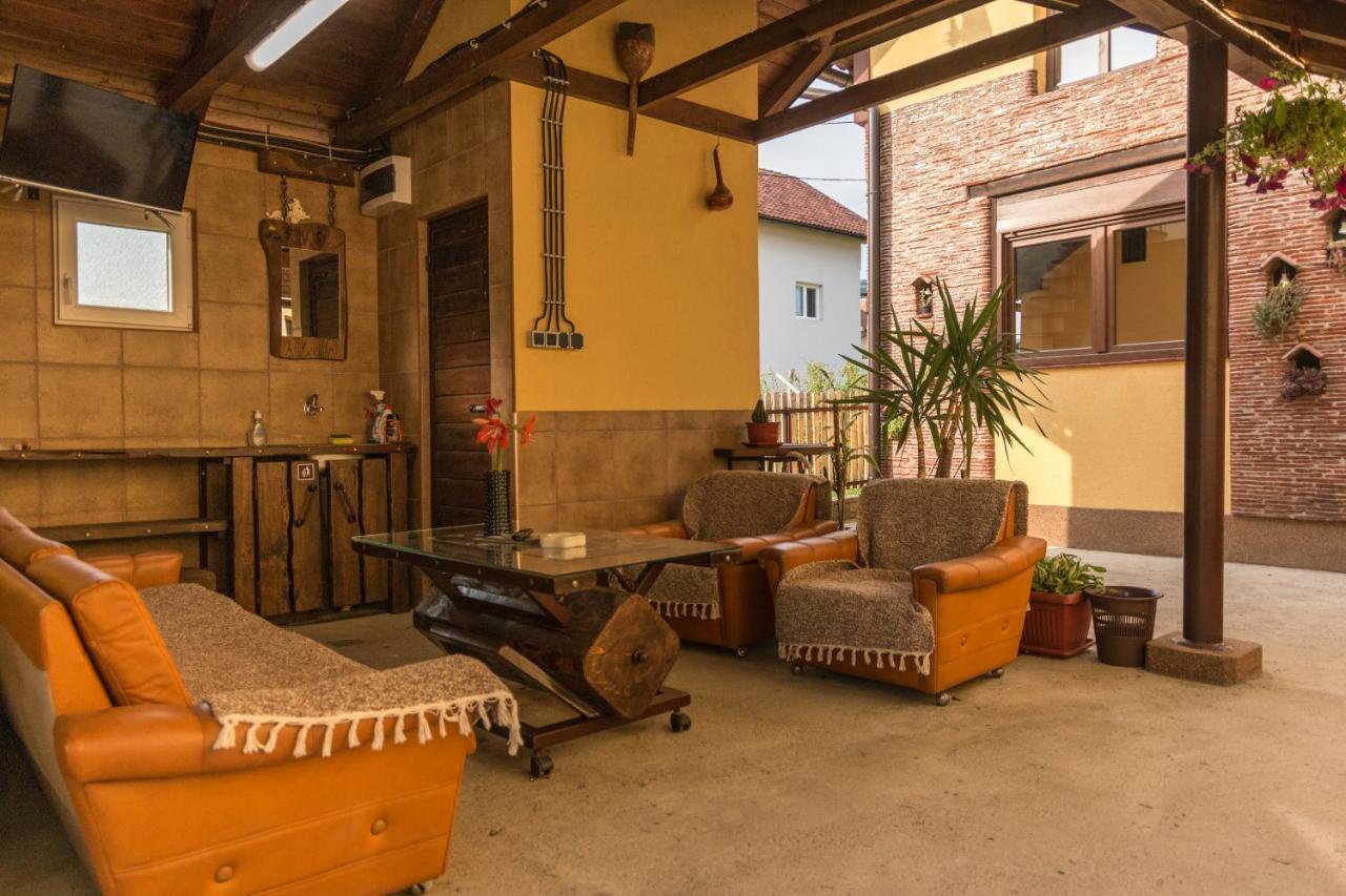 Brick Apartment Баина Баща Екстериор снимка
