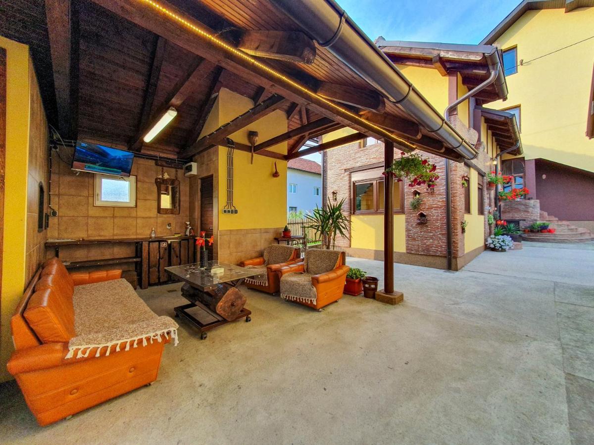 Brick Apartment Баина Баща Екстериор снимка