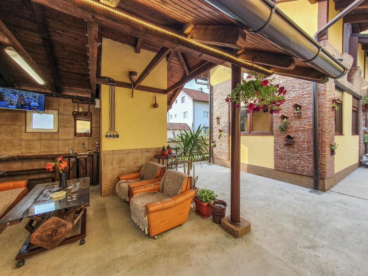 Brick Apartment Баина Баща Екстериор снимка
