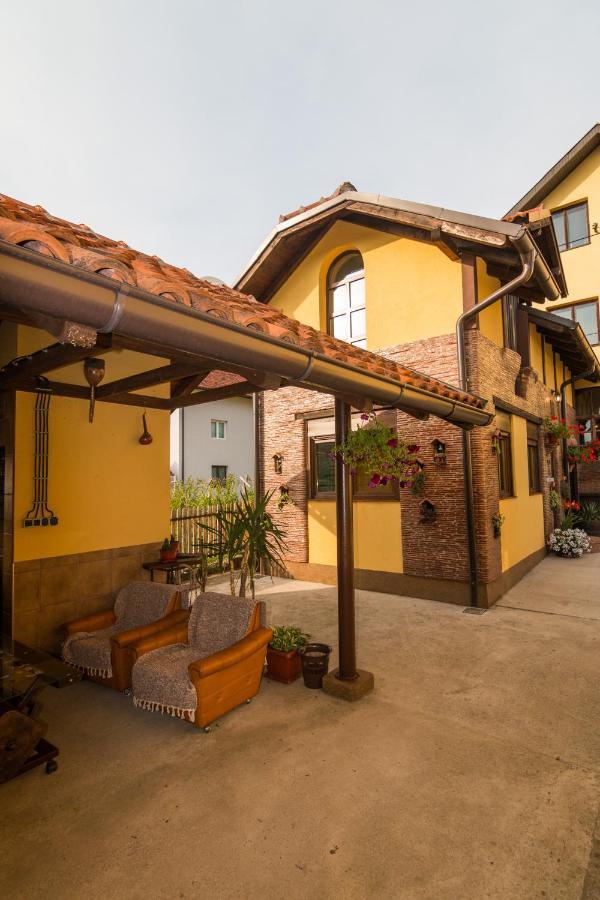 Brick Apartment Баина Баща Екстериор снимка