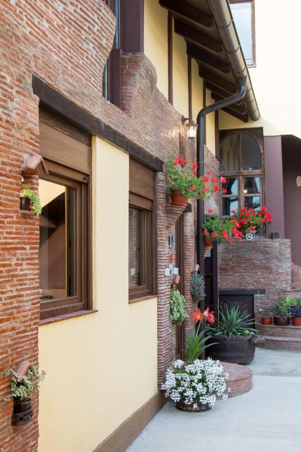 Brick Apartment Баина Баща Екстериор снимка